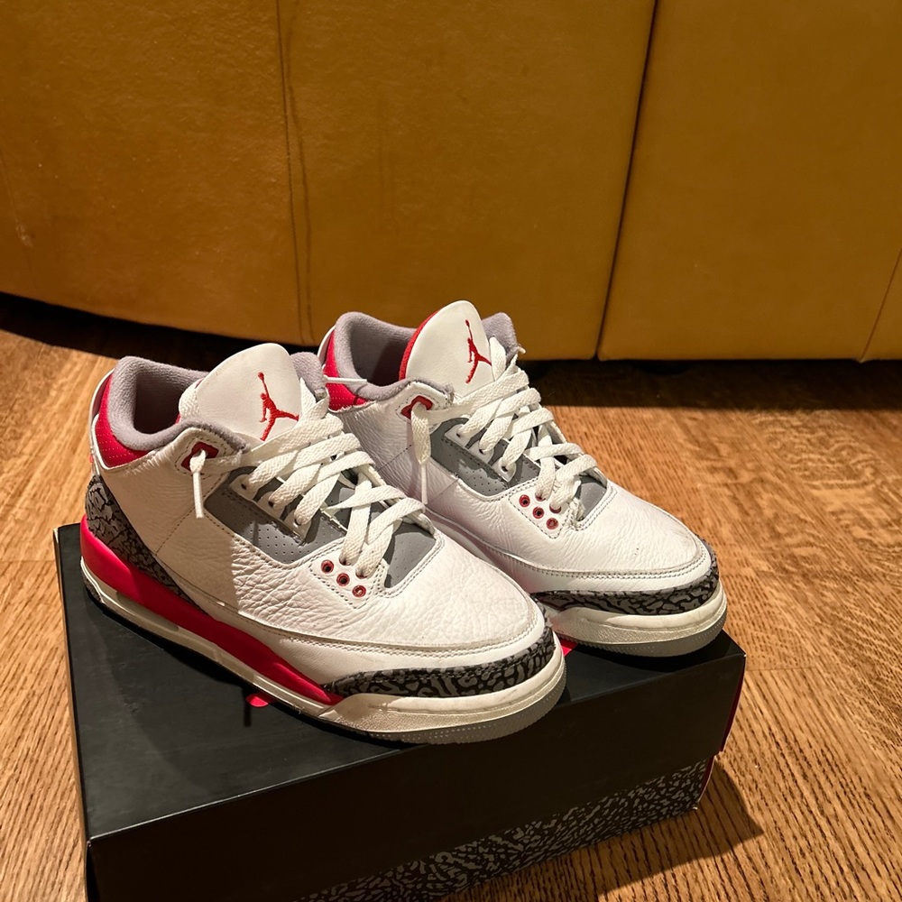 Jordan 3 Fire Red grade school boys size 6